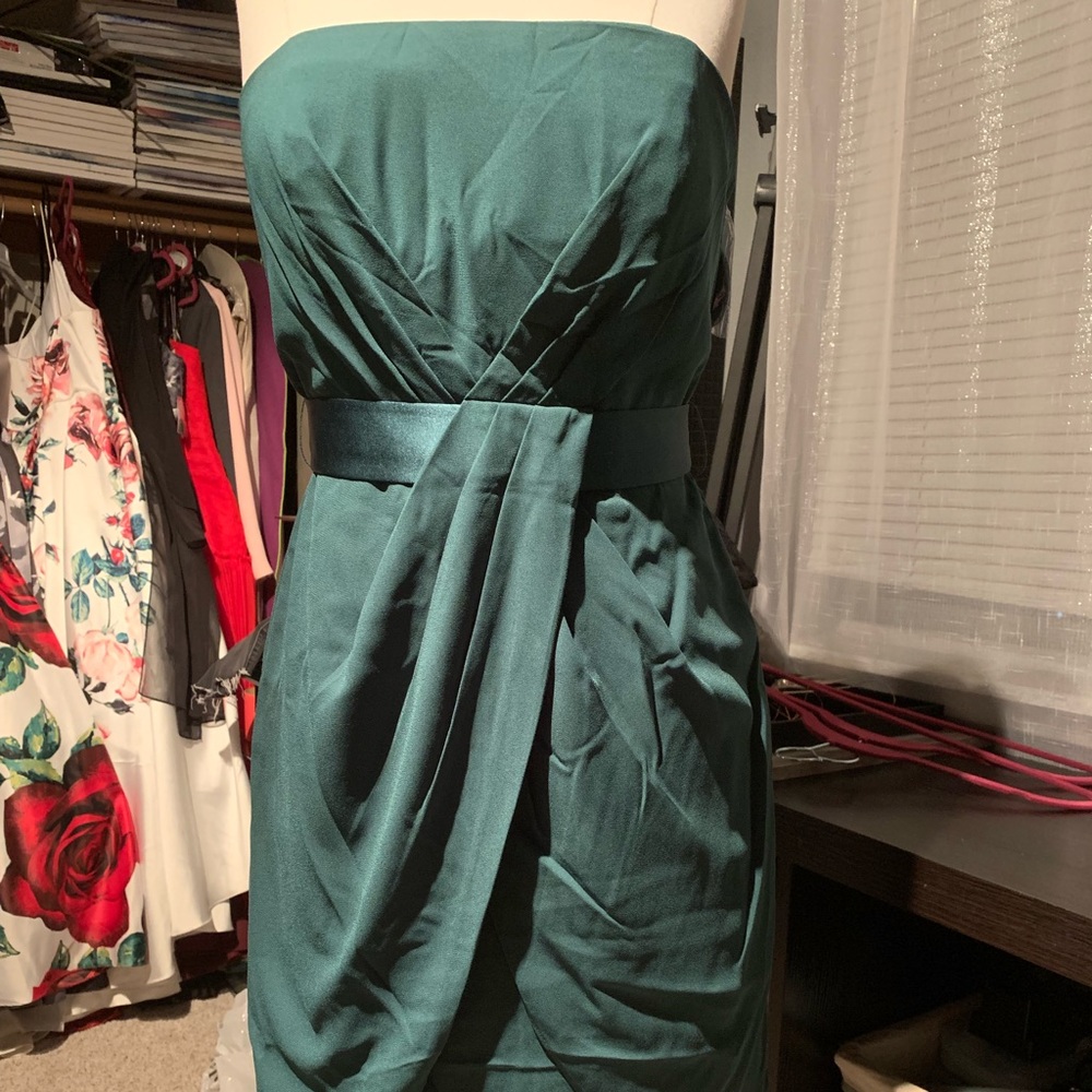 Strapless dress with tulip skirt and satin belt